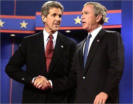 George W. Bush e John Kerry 
